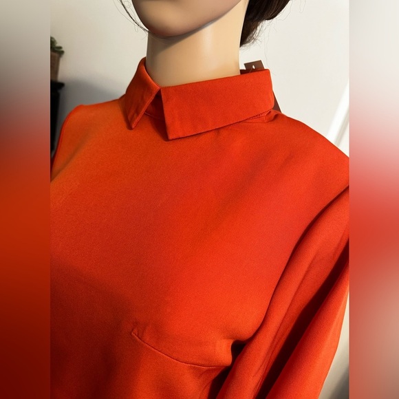 Cropped Flared Sleeved Blouse - Picture 8 of 10